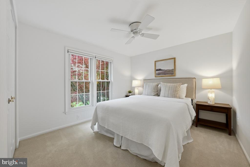 12615 HERITAGE FARM LANE