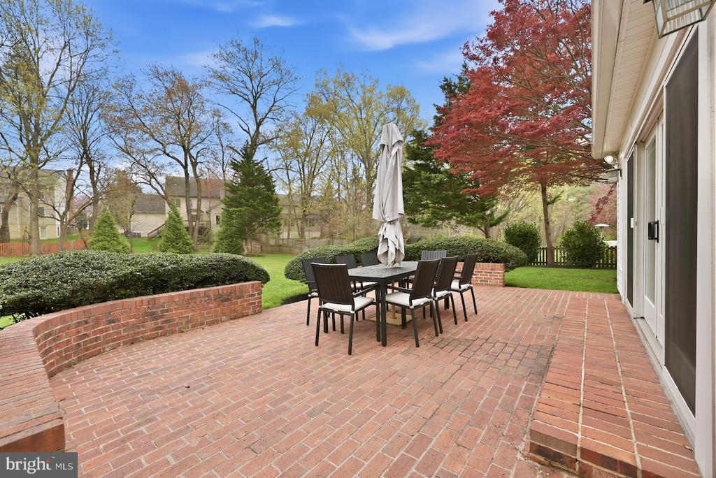 12615 HERITAGE FARM LANE