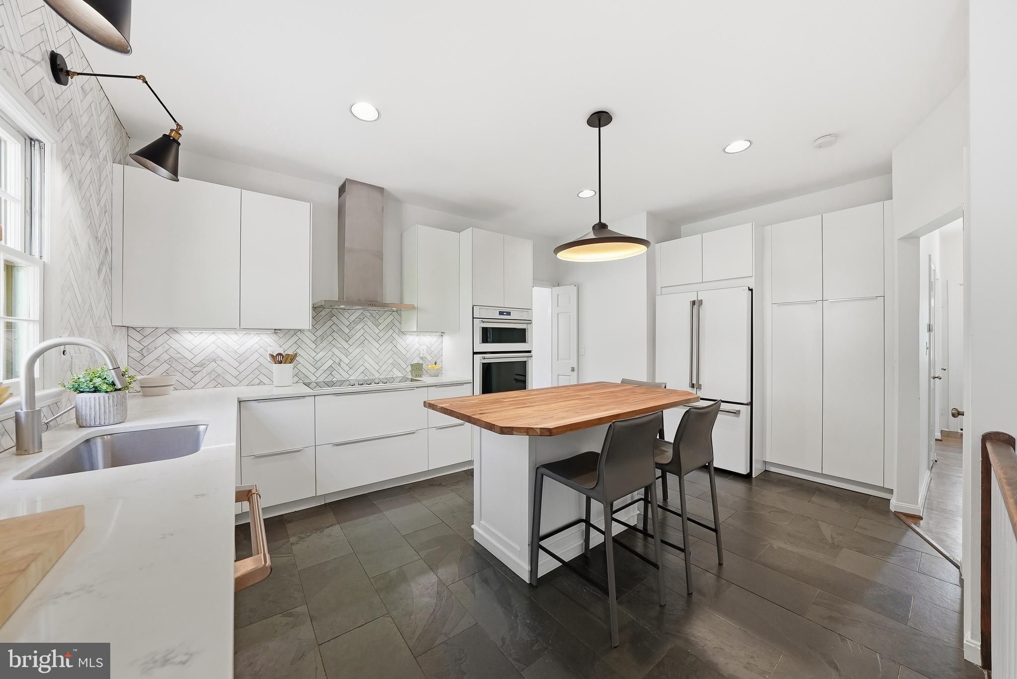 7504 BLAISE TRAIL