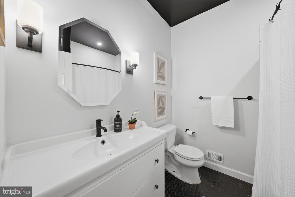 7504 BLAISE TRAIL