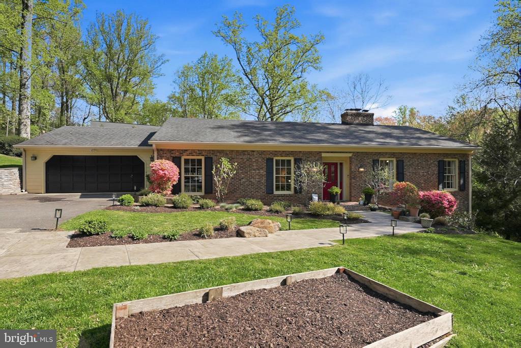 7504 BLAISE TRAIL