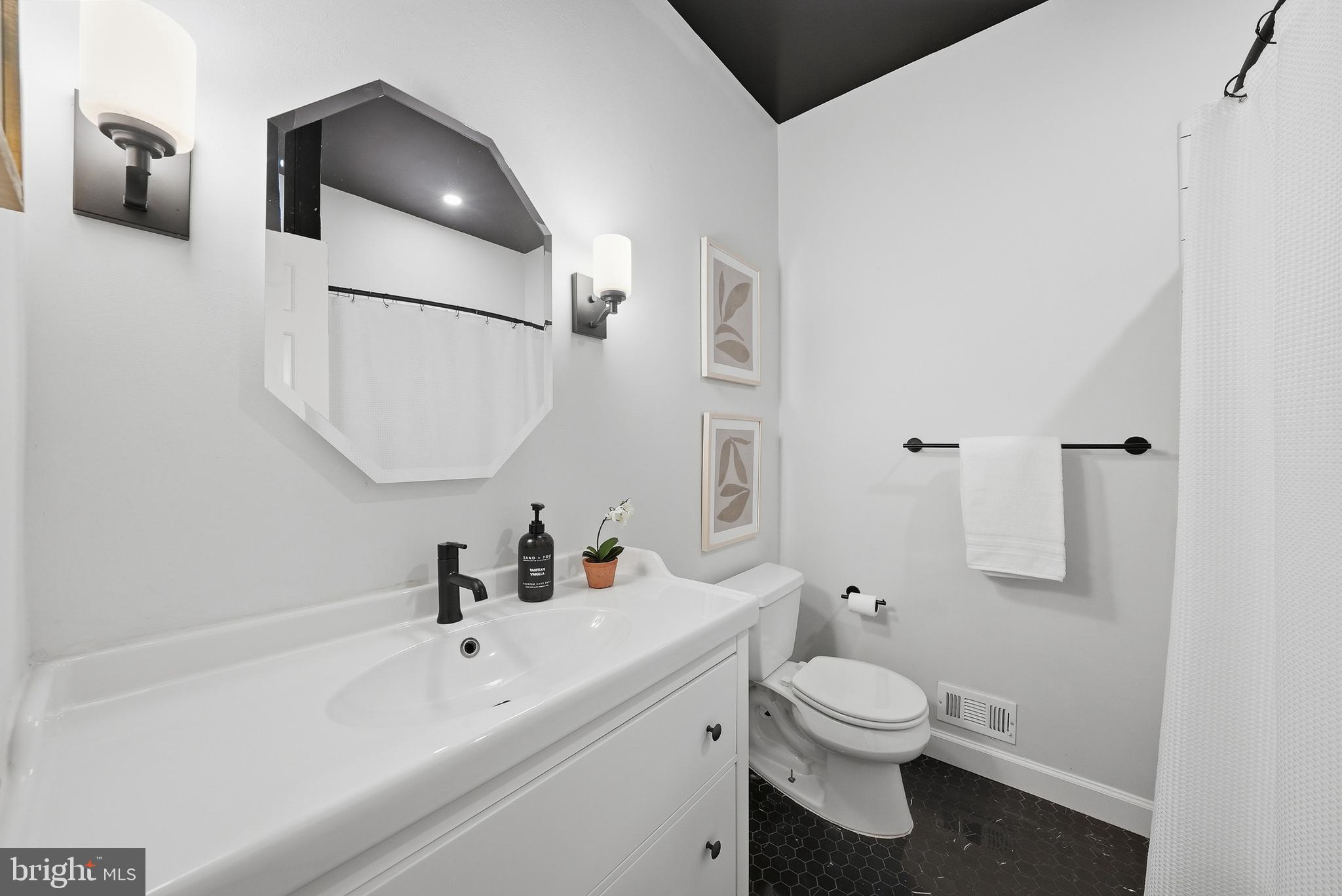 7504 BLAISE TRAIL