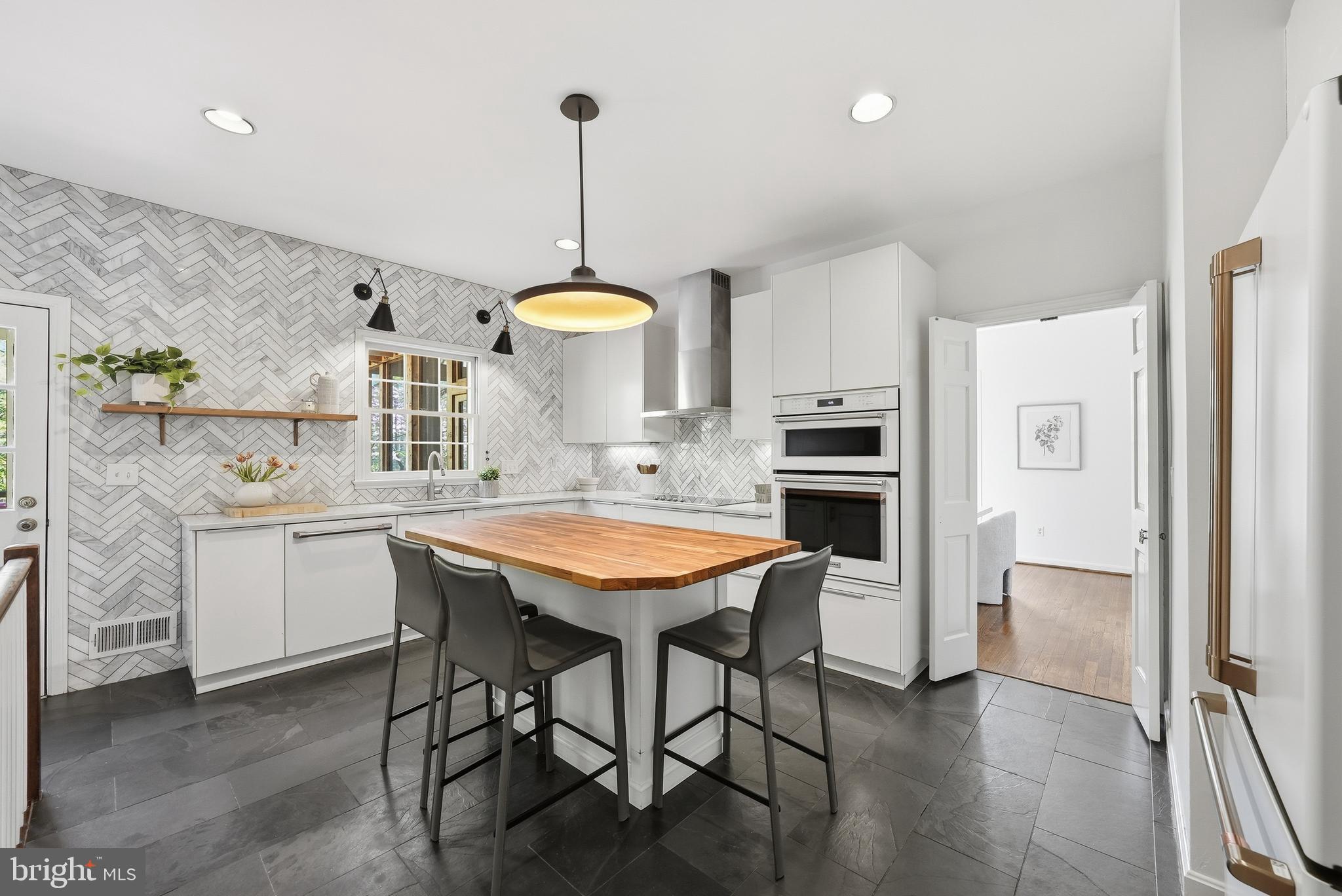 7504 BLAISE TRAIL