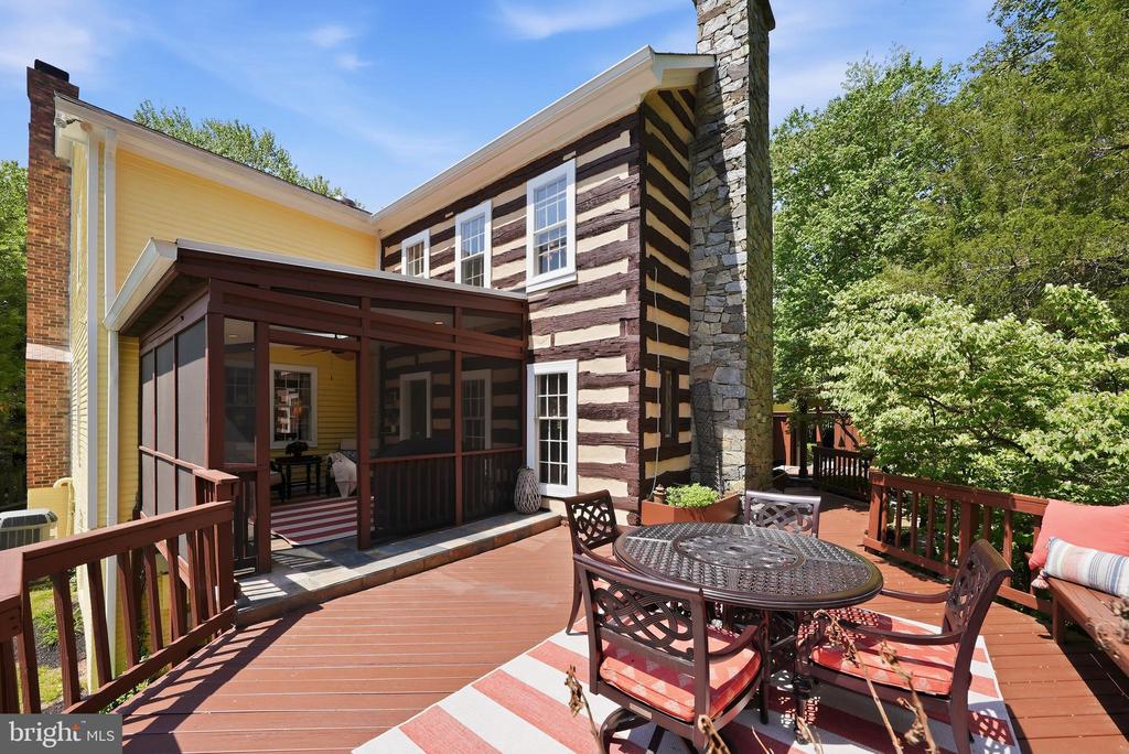 10204 YELLOW PINE DRIVE