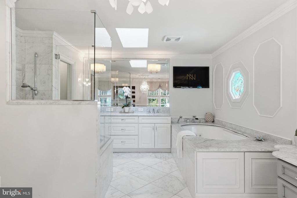 10204 YELLOW PINE DRIVE