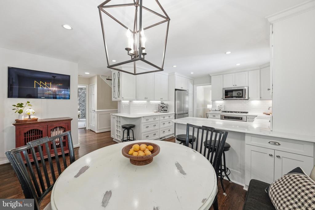 10204 YELLOW PINE DRIVE