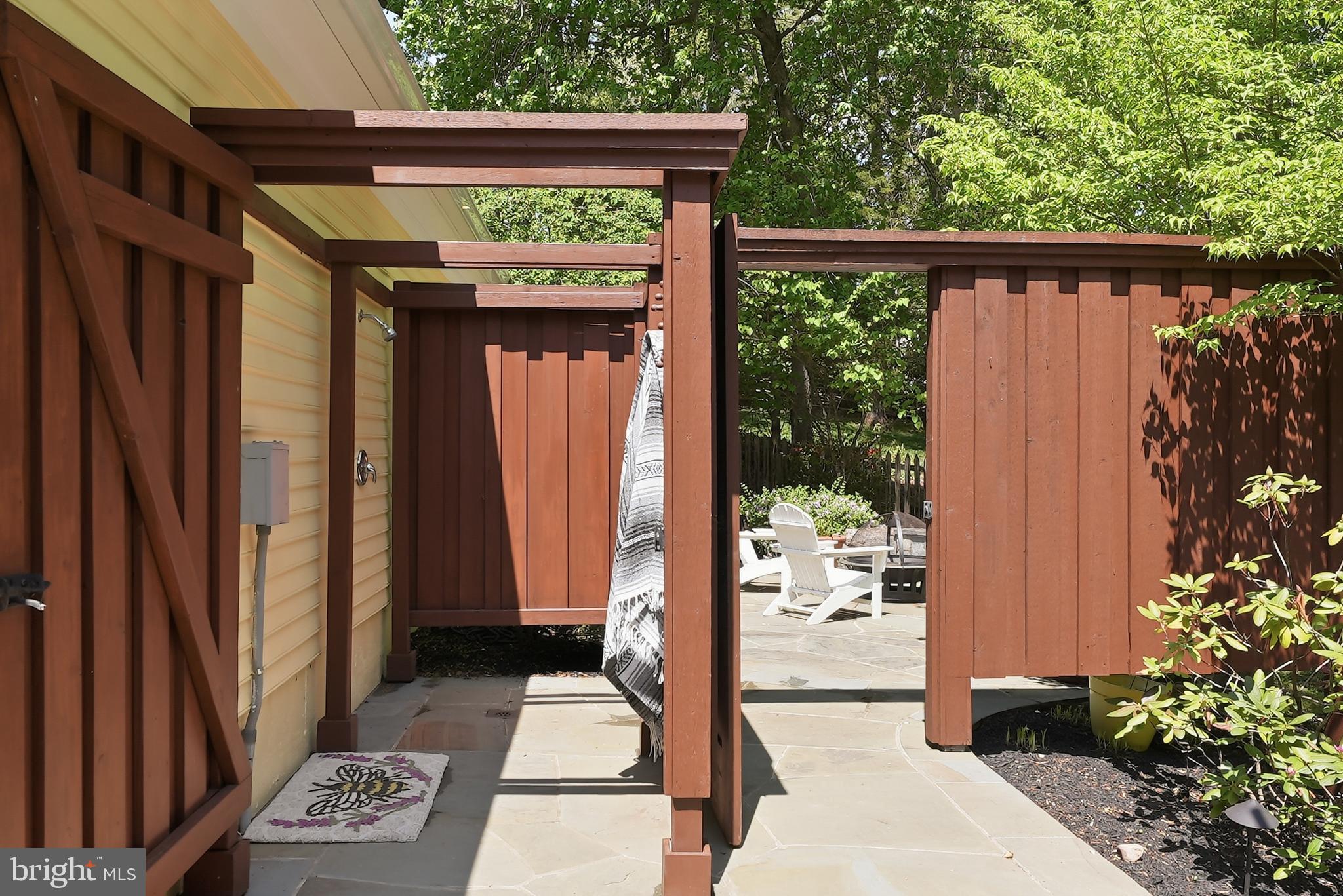 10204 YELLOW PINE DRIVE