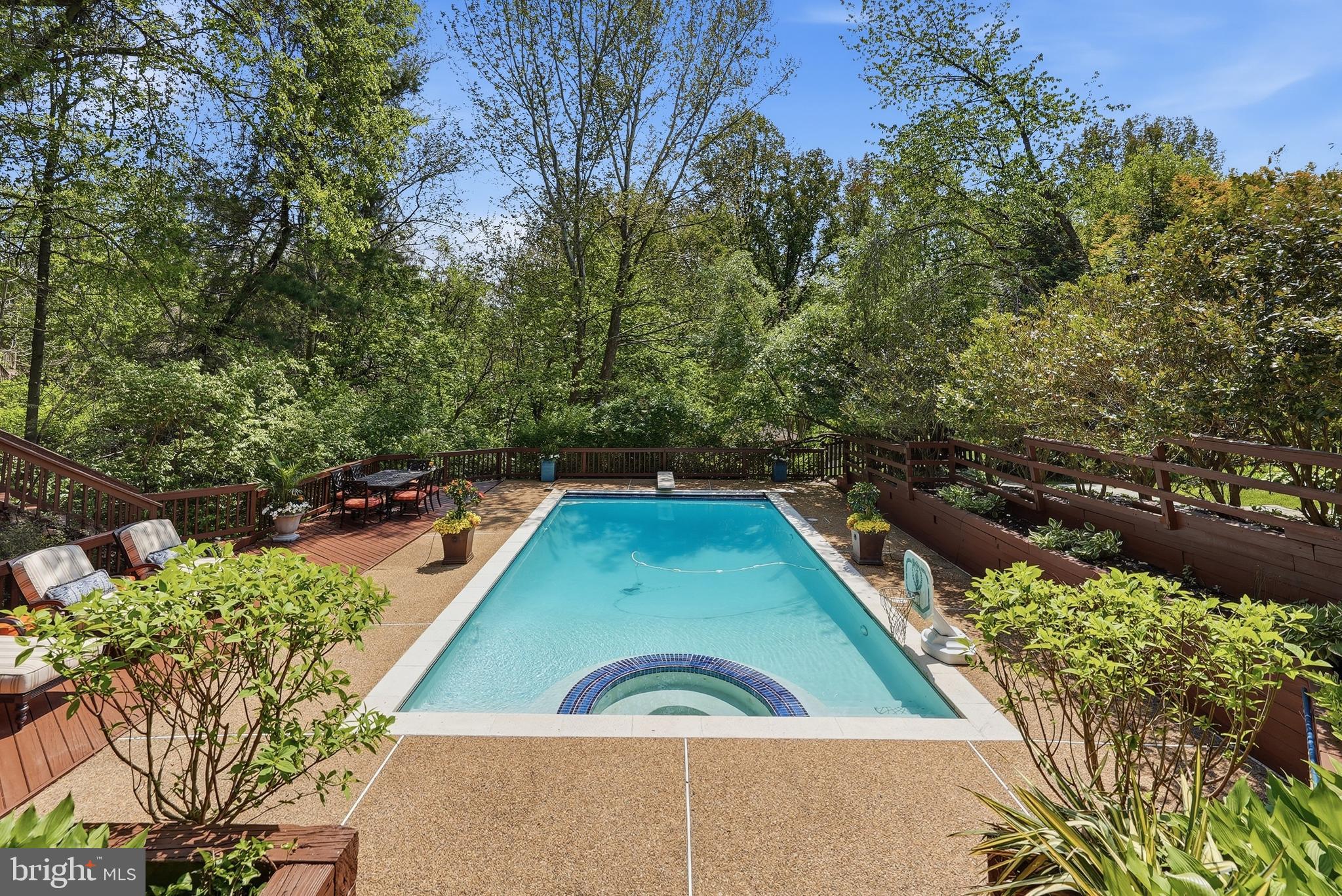 10204 YELLOW PINE DRIVE