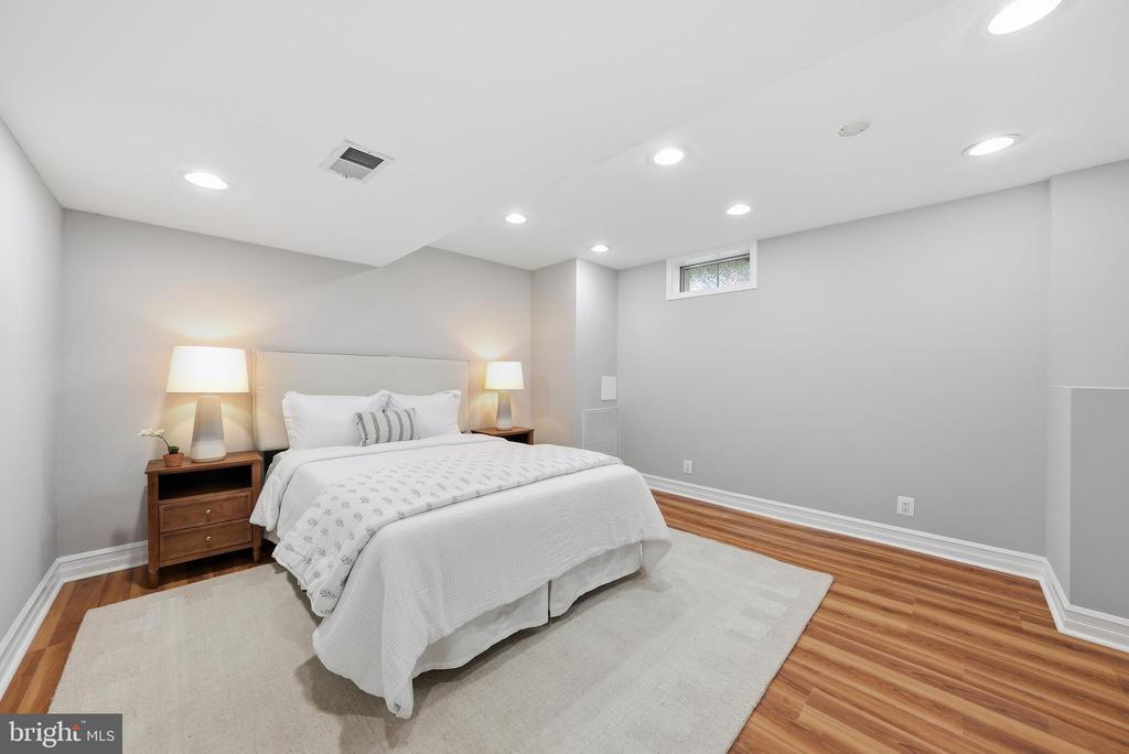 1291 LAMPLIGHTER WAY