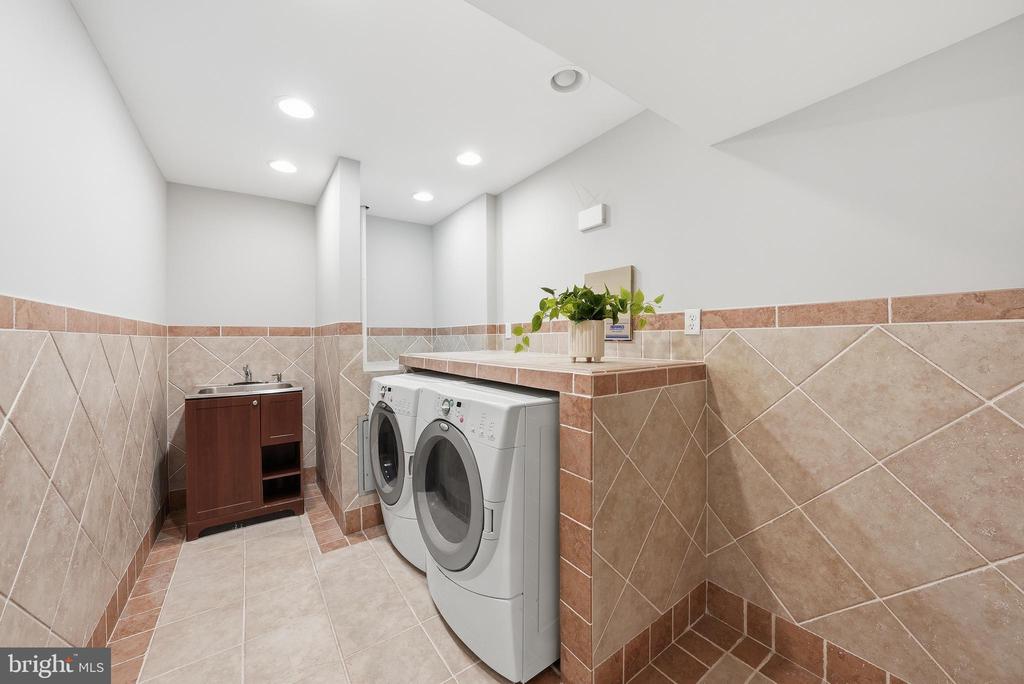 1291 LAMPLIGHTER WAY