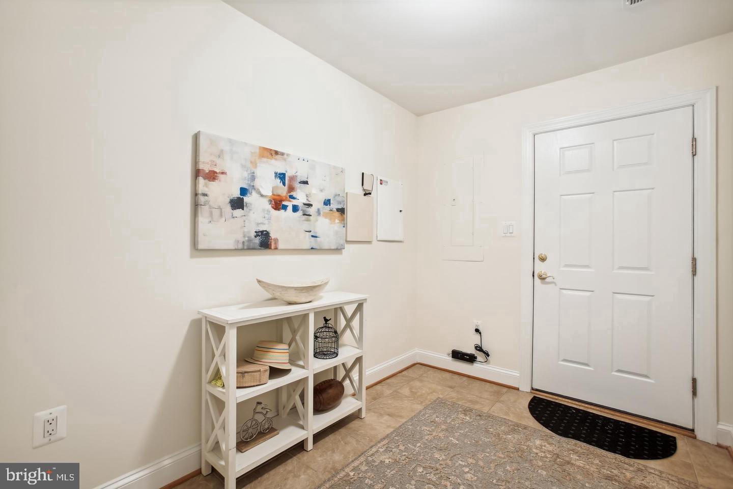7022 LITTLE LEAF LINDEN LANE