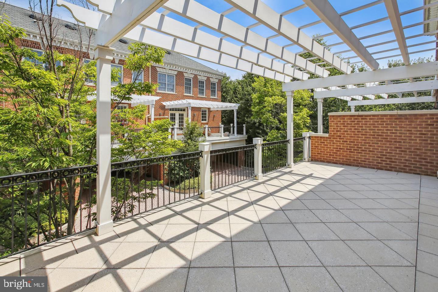 7022 LITTLE LEAF LINDEN LANE