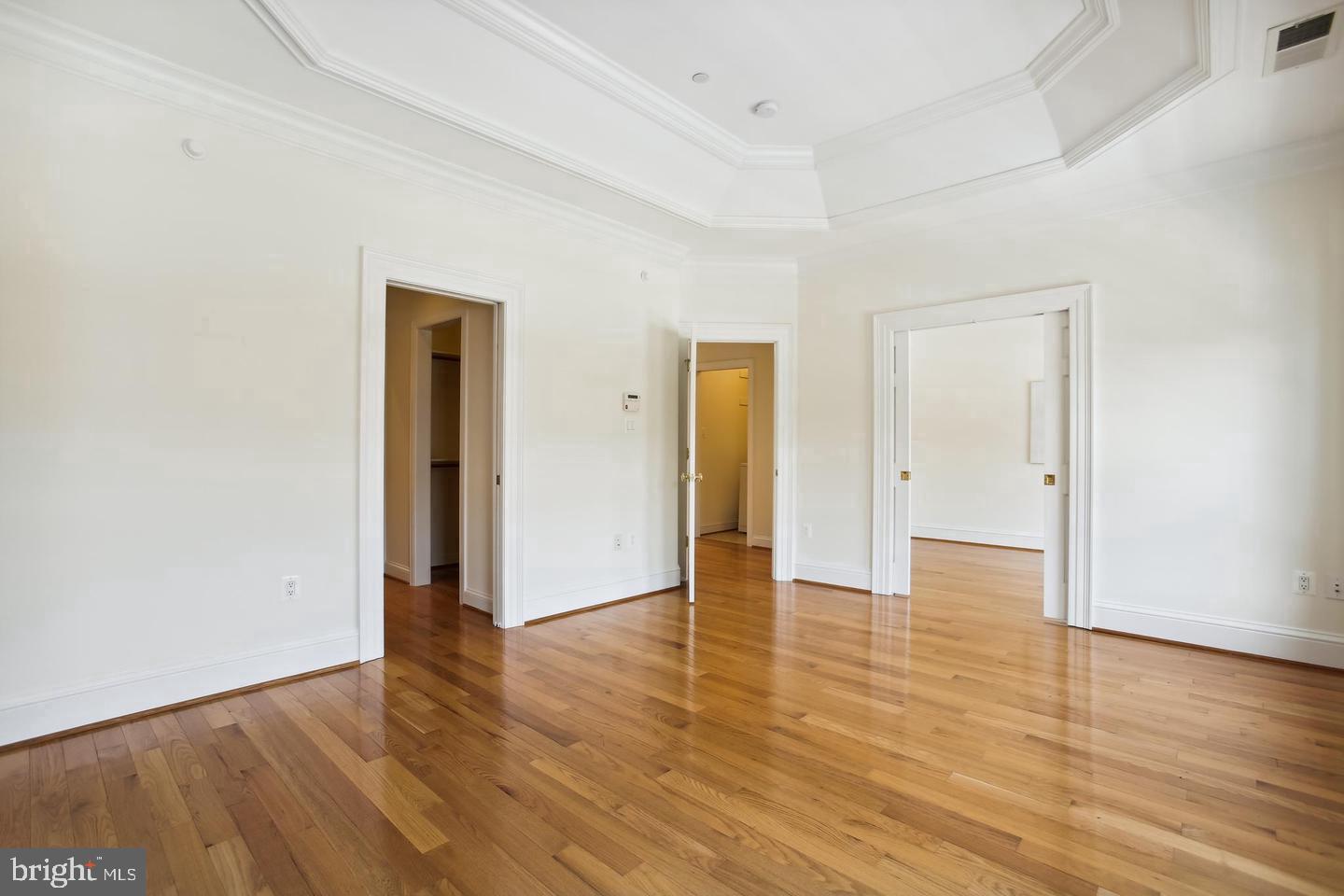 7022 LITTLE LEAF LINDEN LANE