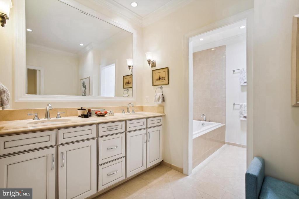 7022 LITTLE LEAF LINDEN LANE