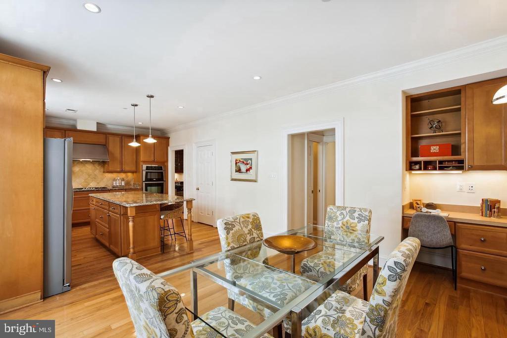 7022 LITTLE LEAF LINDEN LANE