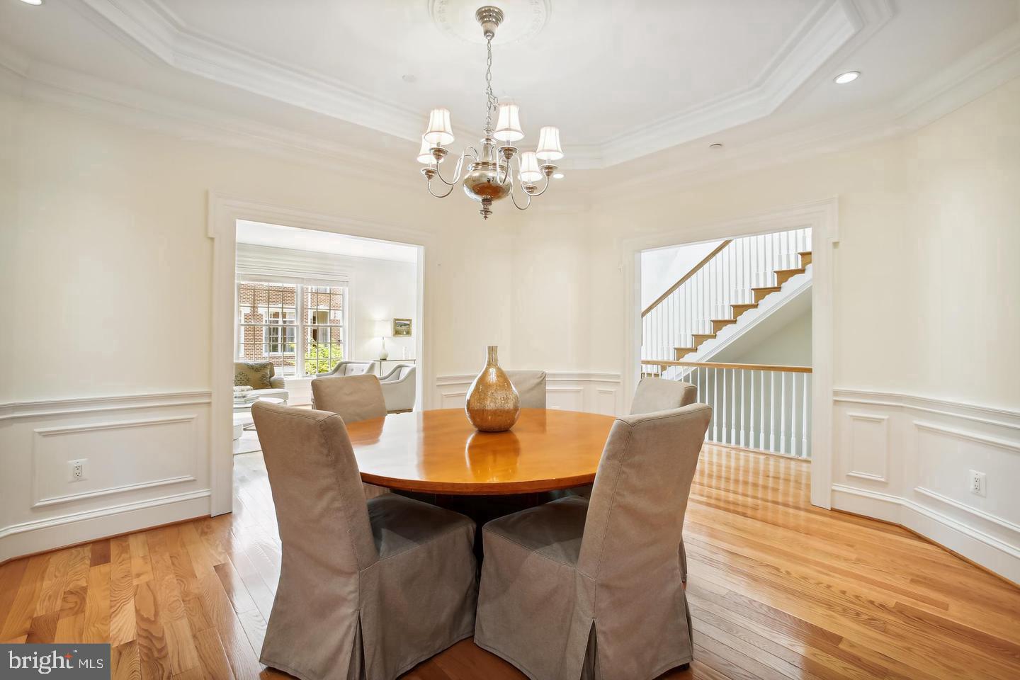 7022 LITTLE LEAF LINDEN LANE