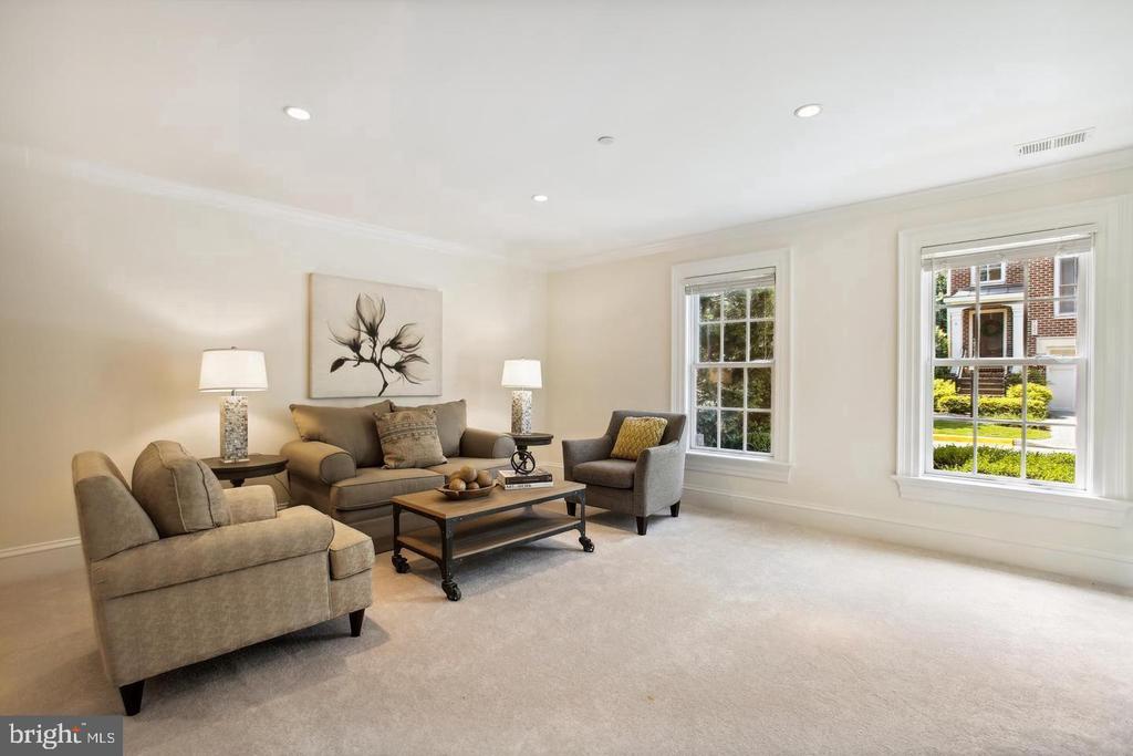7022 LITTLE LEAF LINDEN LANE