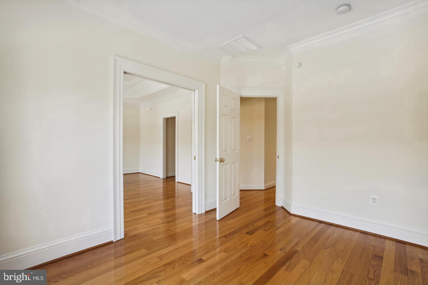 7022 LITTLE LEAF LINDEN LANE