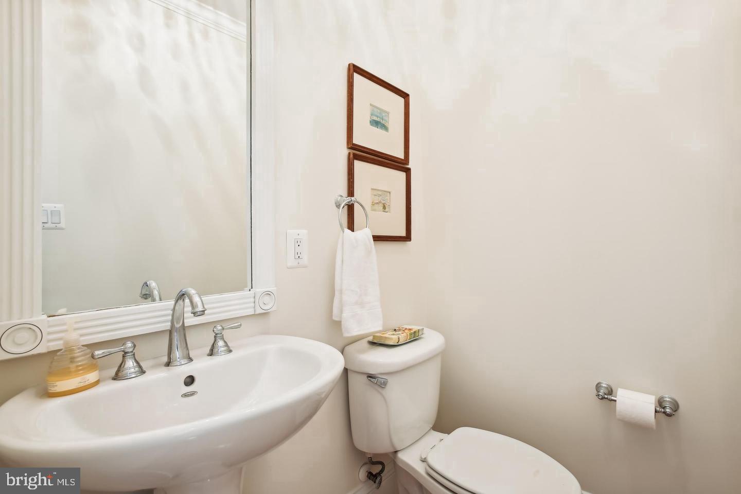 7022 LITTLE LEAF LINDEN LANE