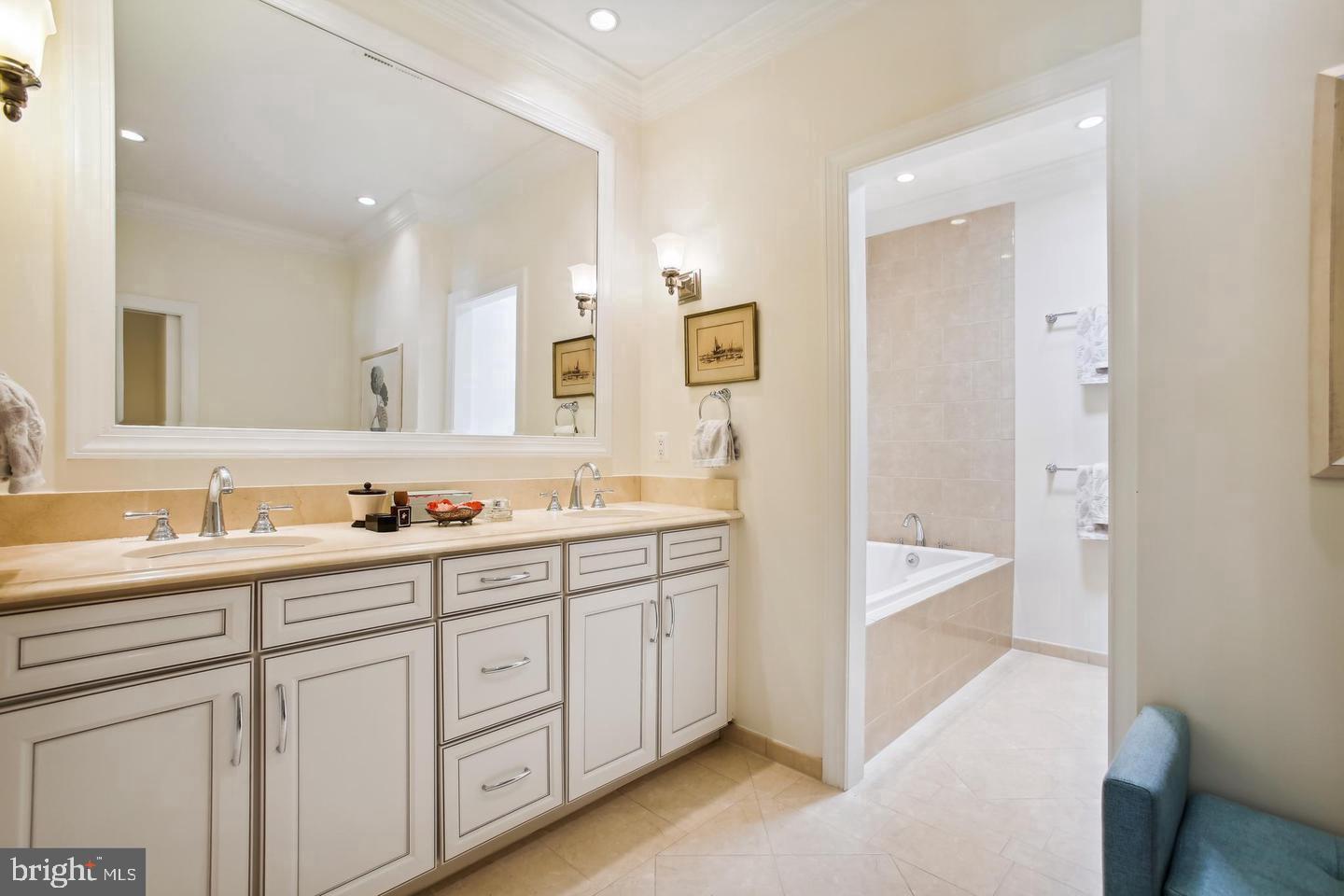 7022 LITTLE LEAF LINDEN LANE