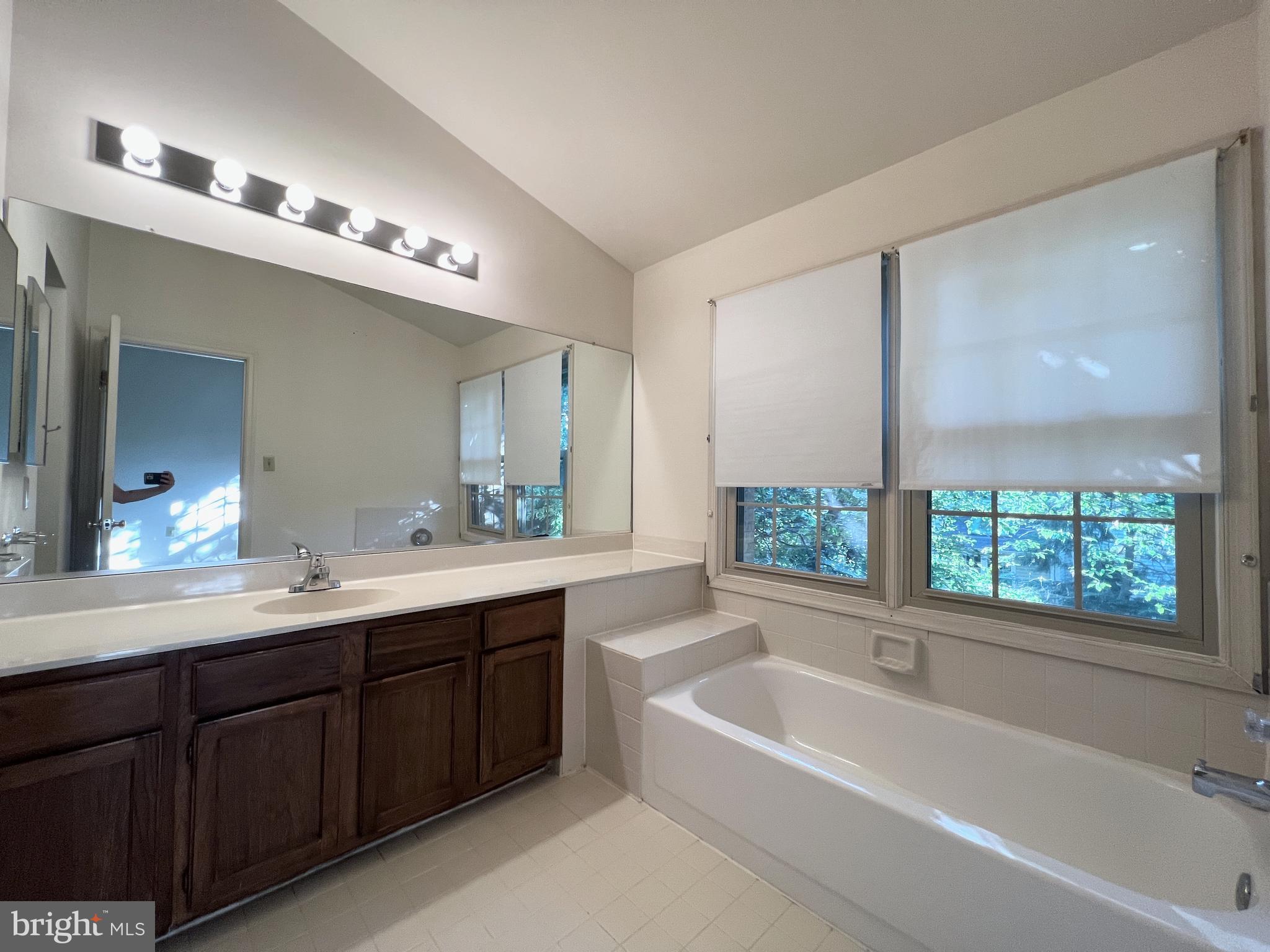 2134 KINGS GARDEN WAY 357