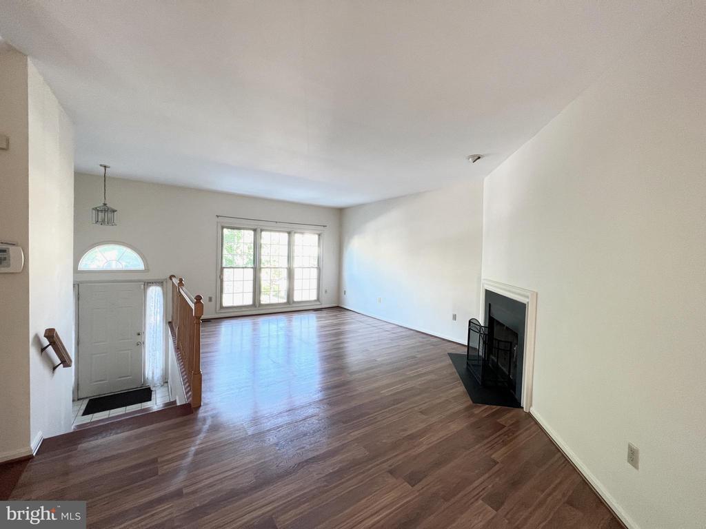 2134 KINGS GARDEN WAY 357