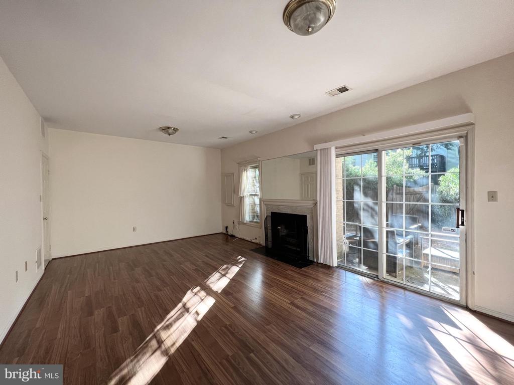 2134 KINGS GARDEN WAY 357