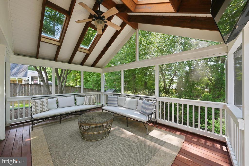 610 KEARNEY COURT SW