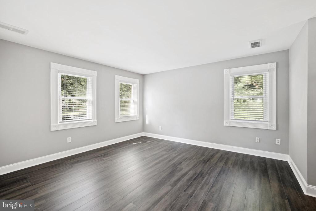 1518 GINGERWOOD COURT