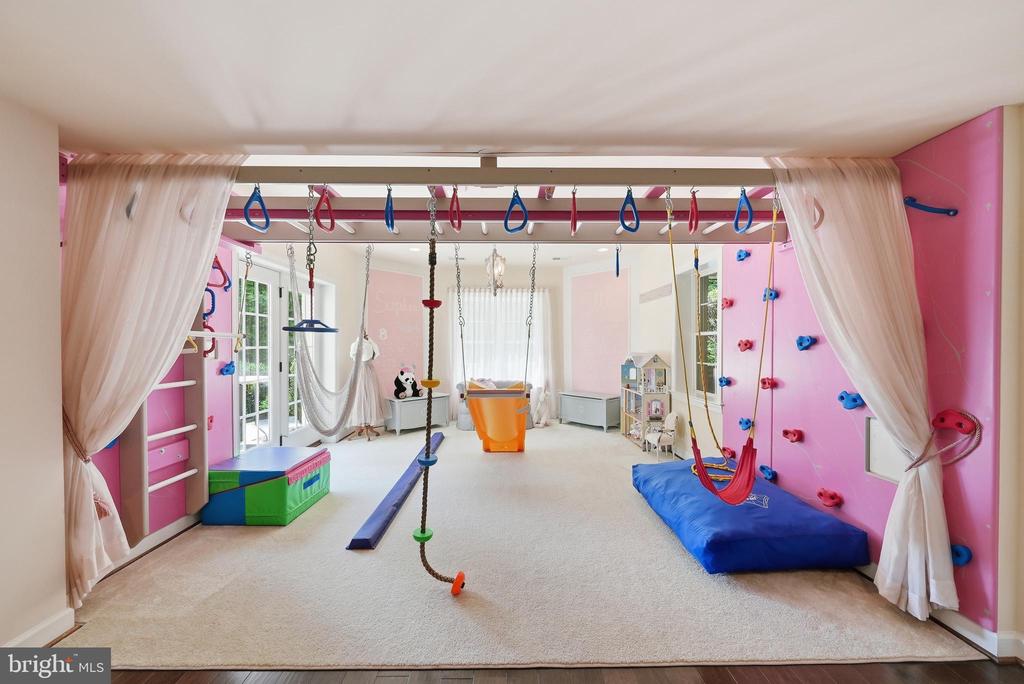 9842 CORSINI COURT