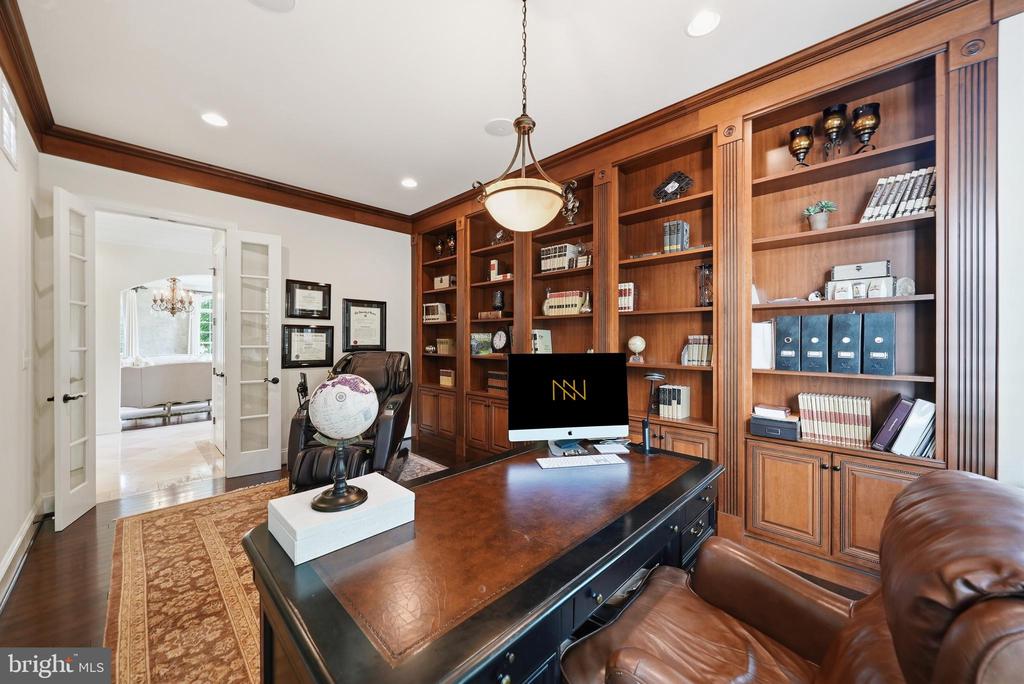 9842 CORSINI COURT