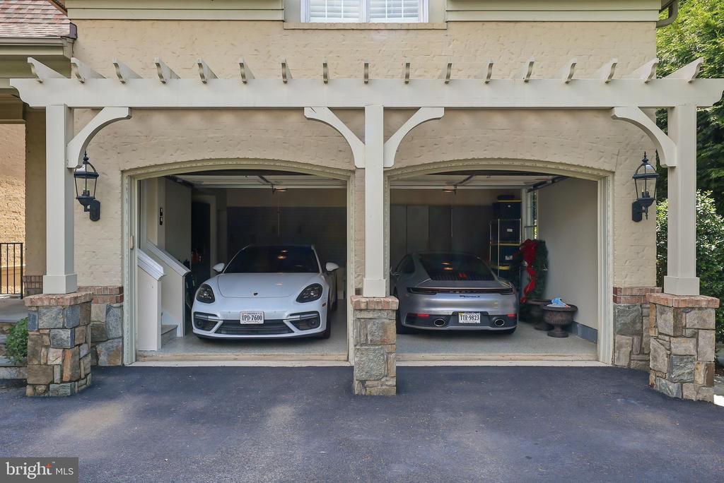 9842 CORSINI COURT