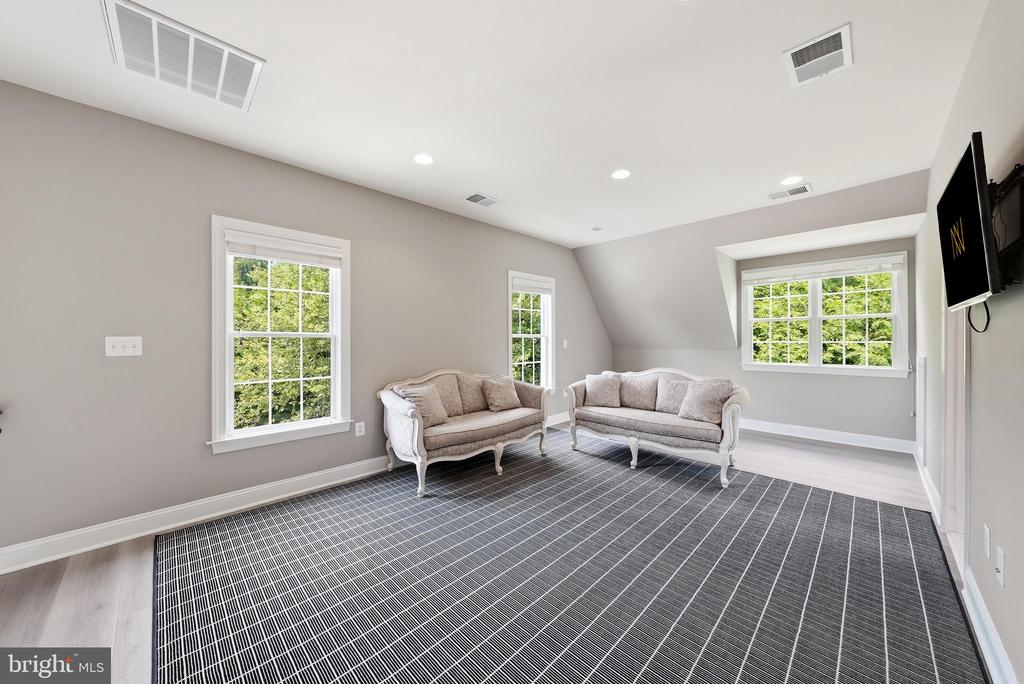 9842 CORSINI COURT