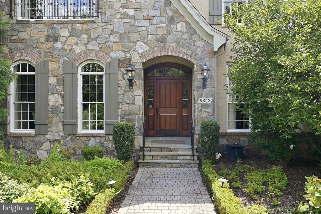 9842 CORSINI COURT