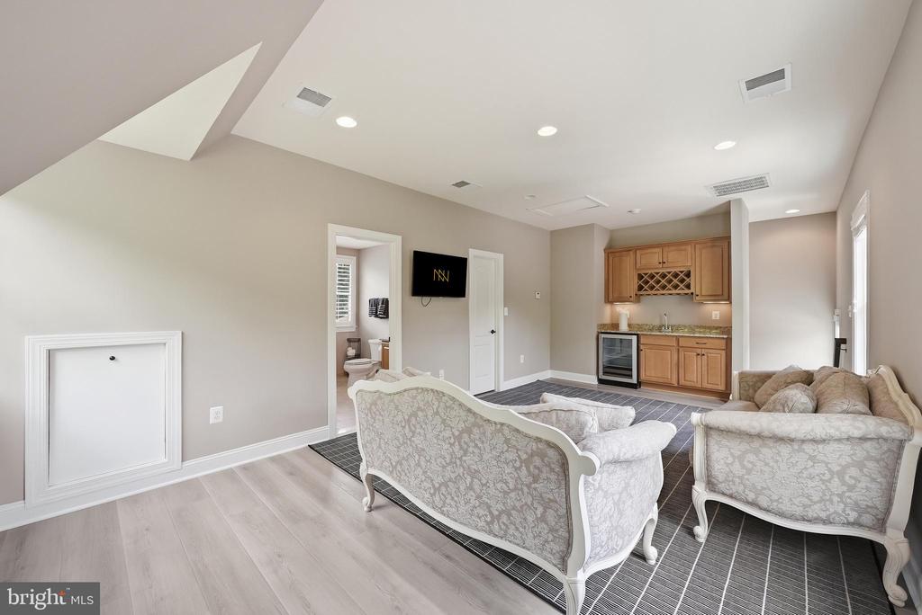 9842 CORSINI COURT