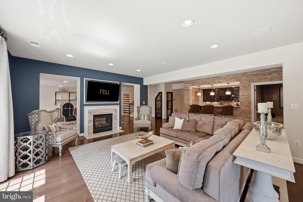 9842 CORSINI COURT