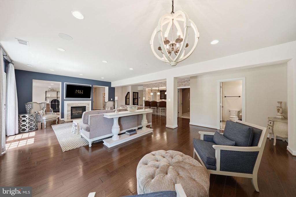 9842 CORSINI COURT
