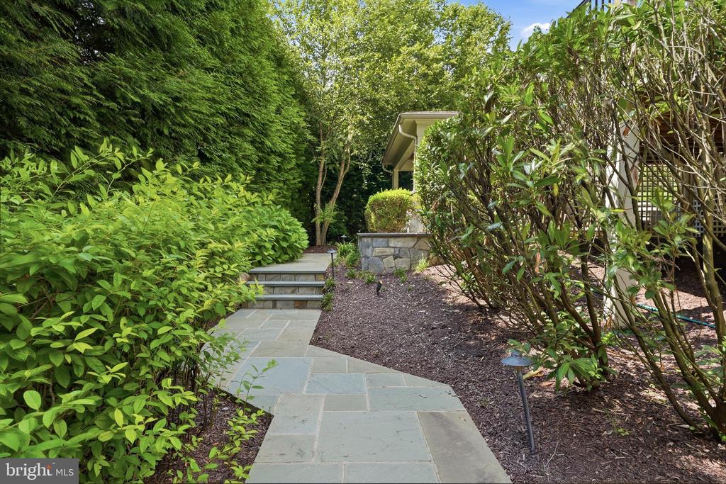 9842 CORSINI COURT