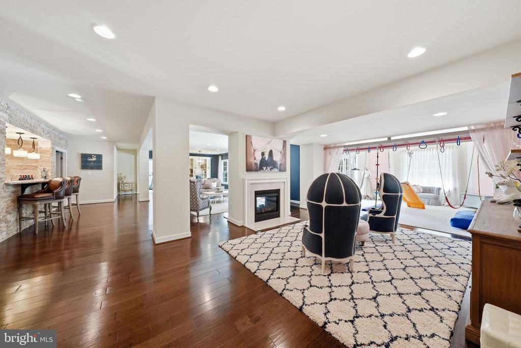 9842 CORSINI COURT