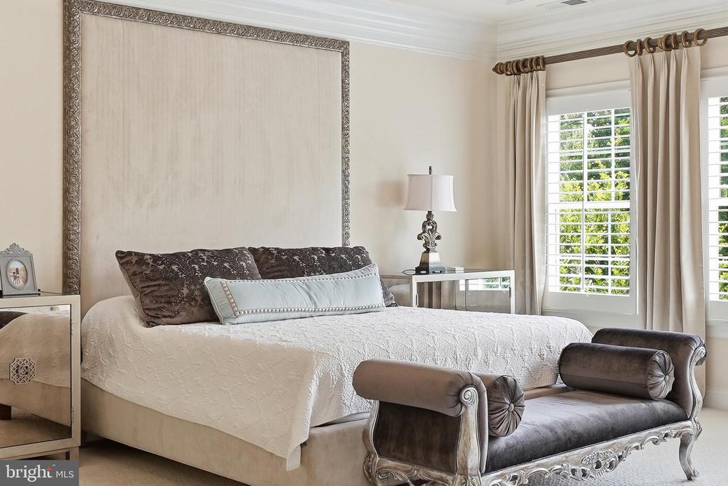 9842 CORSINI COURT