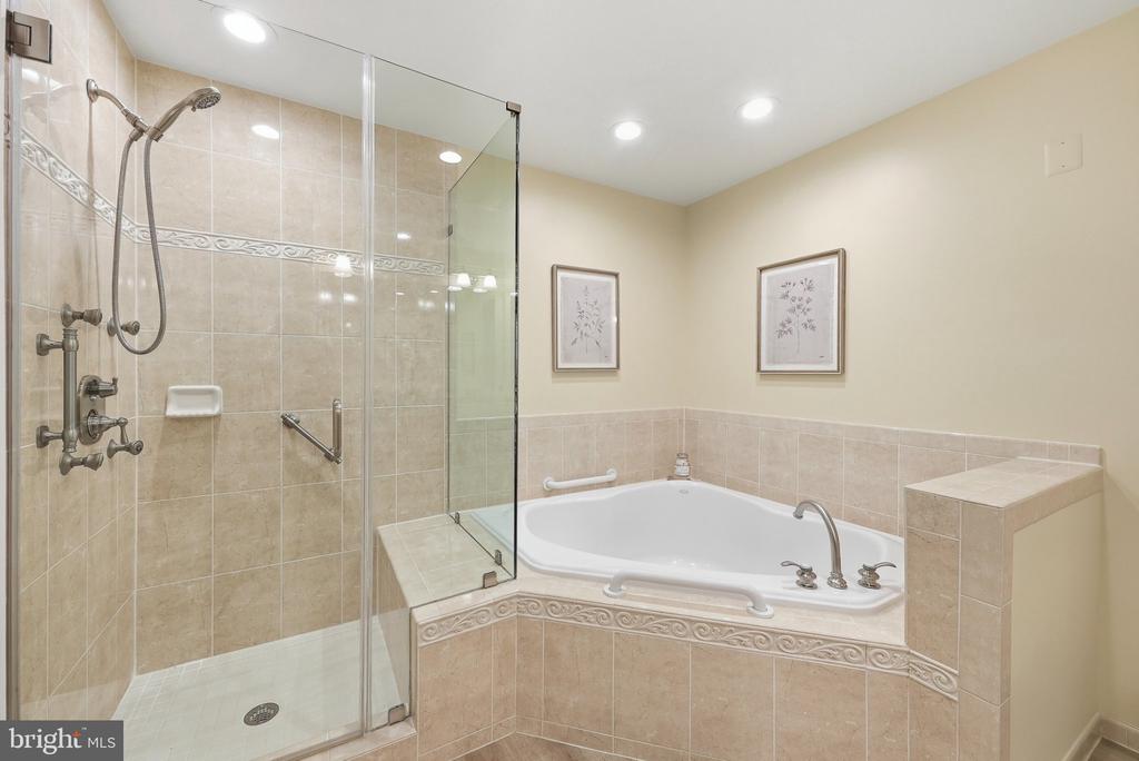 1781 CHAIN BRIDGE ROAD Unit: 101