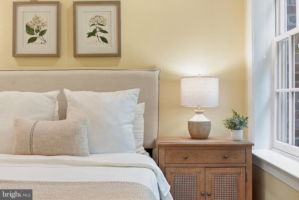 1781 CHAIN BRIDGE ROAD Unit: 101