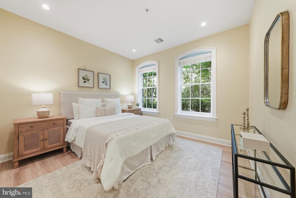 1781 CHAIN BRIDGE ROAD Unit: 101