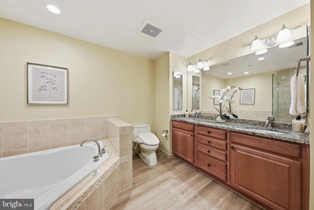 1781 CHAIN BRIDGE ROAD Unit: 101