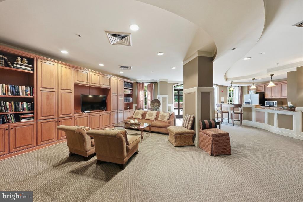 1781 CHAIN BRIDGE ROAD Unit: 101