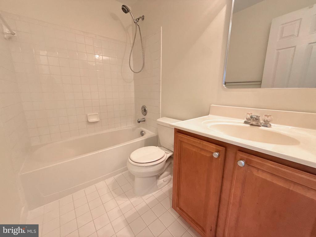 4611 HUMMINGBIRD LANE Unit: 107