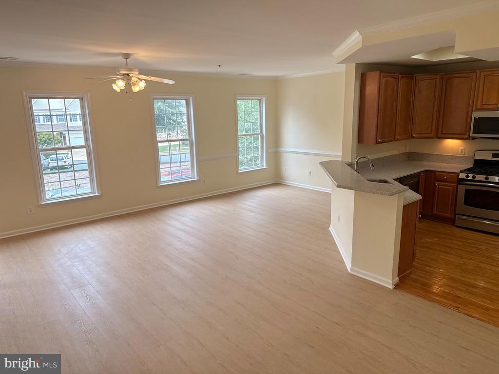 4611 HUMMINGBIRD LANE Unit: 107