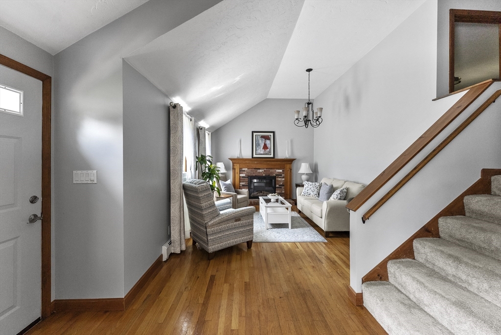 33 Old Mill Ln