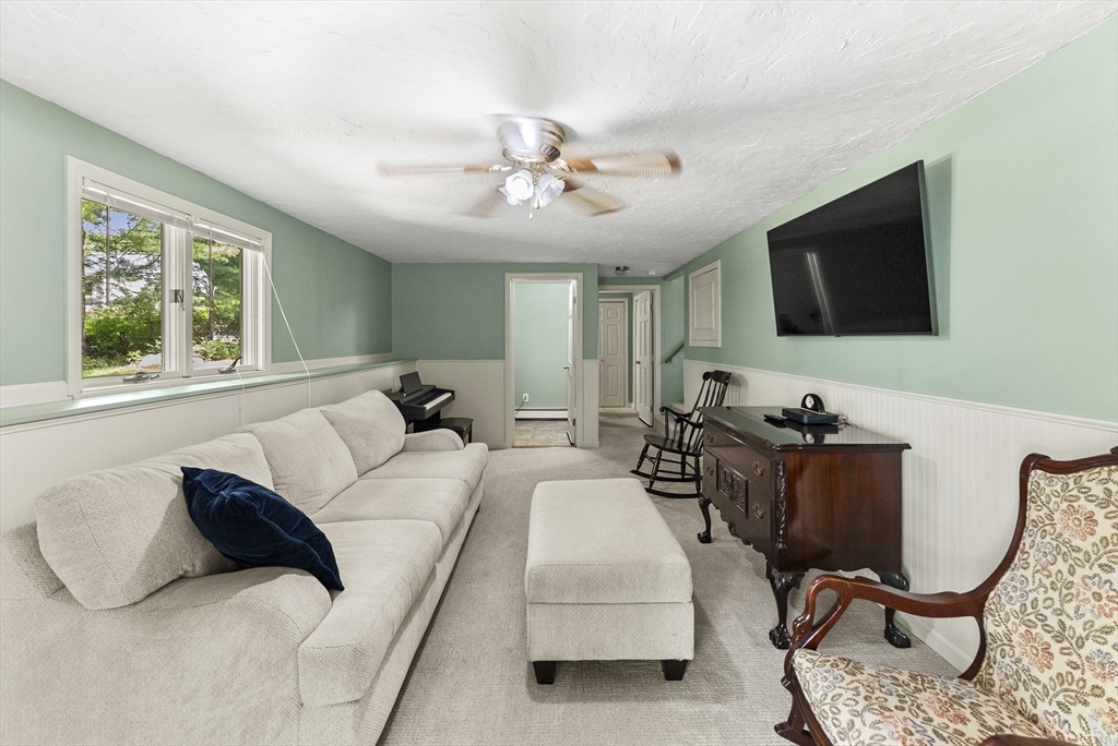 33 Old Mill Ln