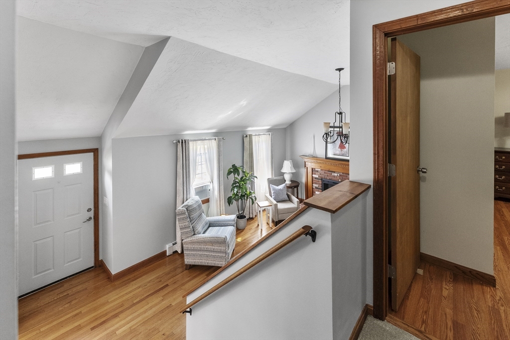 33 Old Mill Ln
